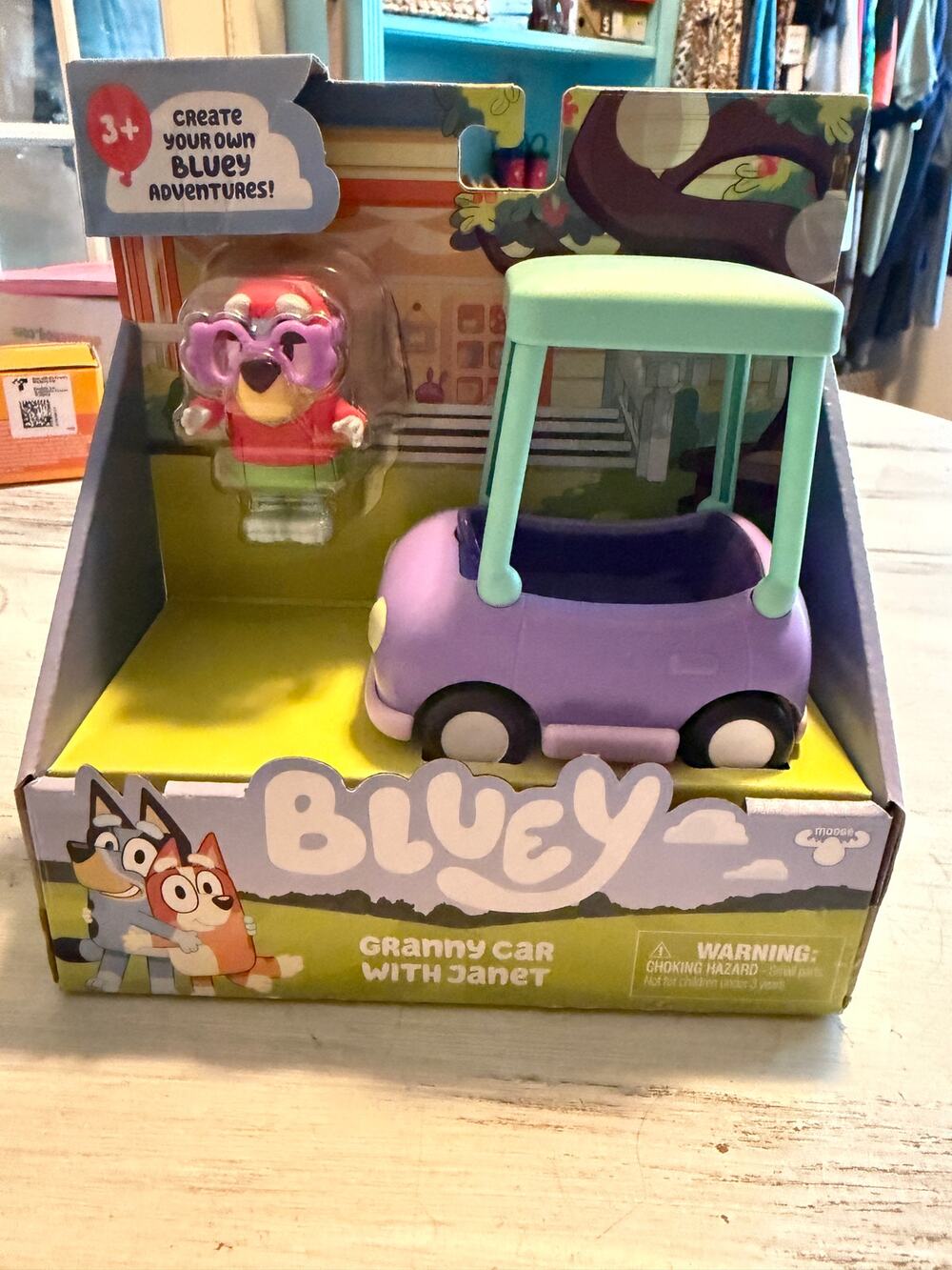 Bluey Granny Car with Janet Figure Playset